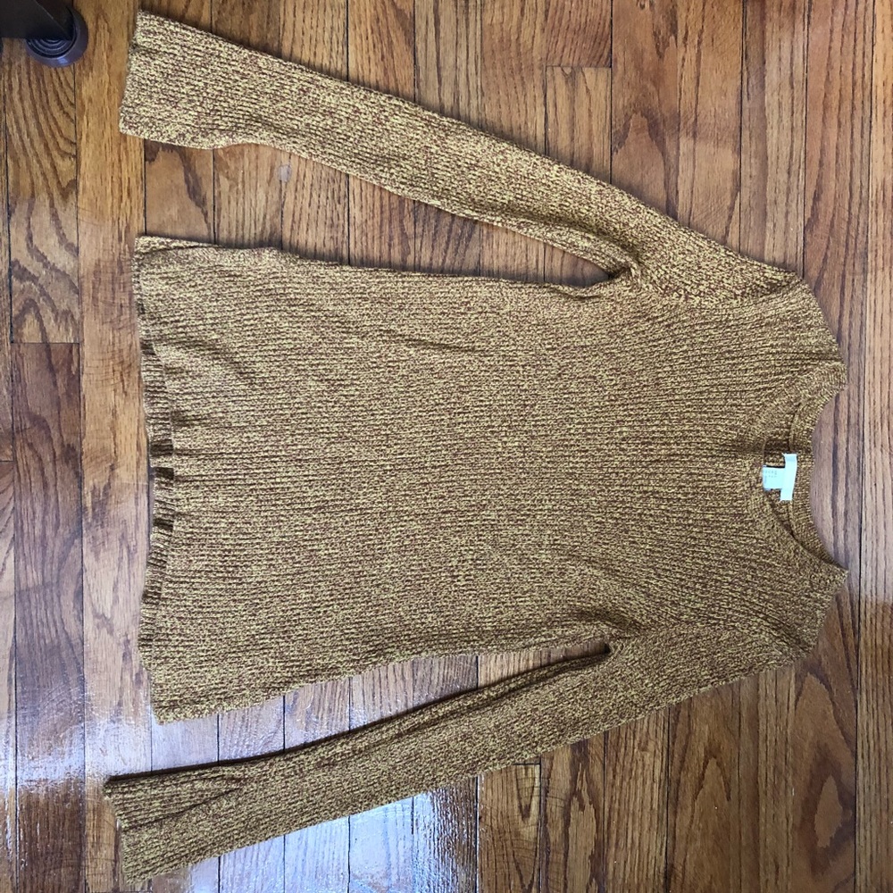 Light sweaters